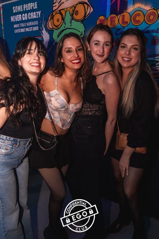 Grupo de chicas en Ego Club